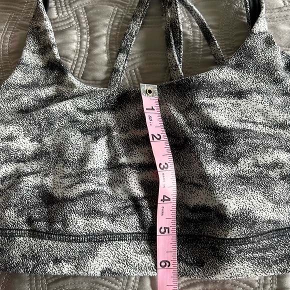 EUC-Lululemon/Energy Bra/Sports/Yoga/B-C Cups/Gray Black/Women 6/Medium Support - Picture 7 of 9